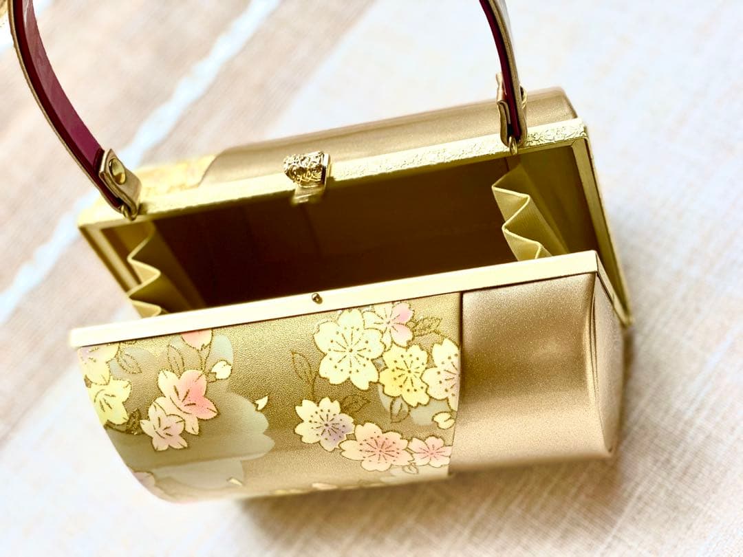 ゴールドの和装用バッグと草履セット　振袖　成人式　卒業式