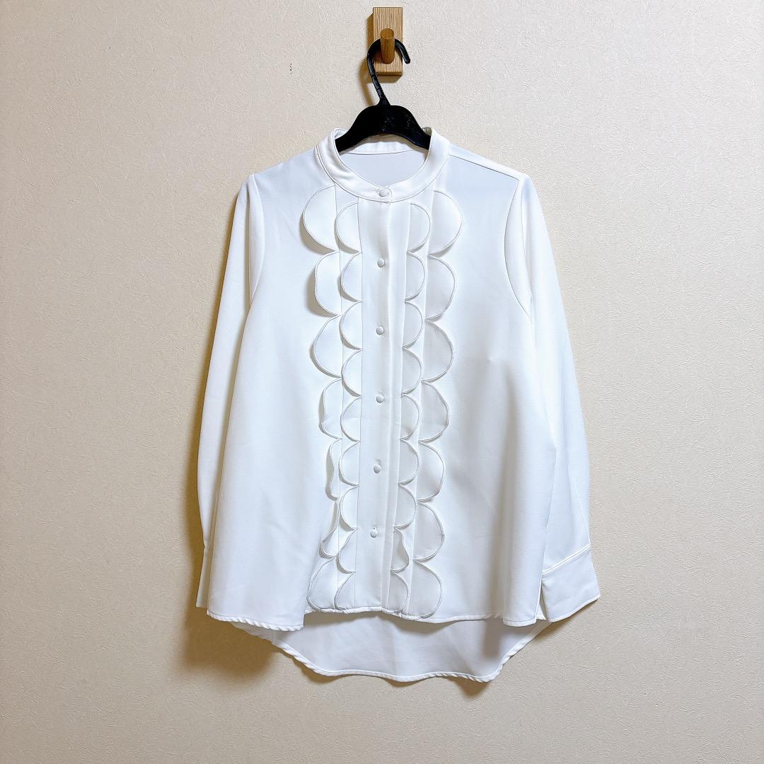 美品 Secret Trophy スカラップブラウス