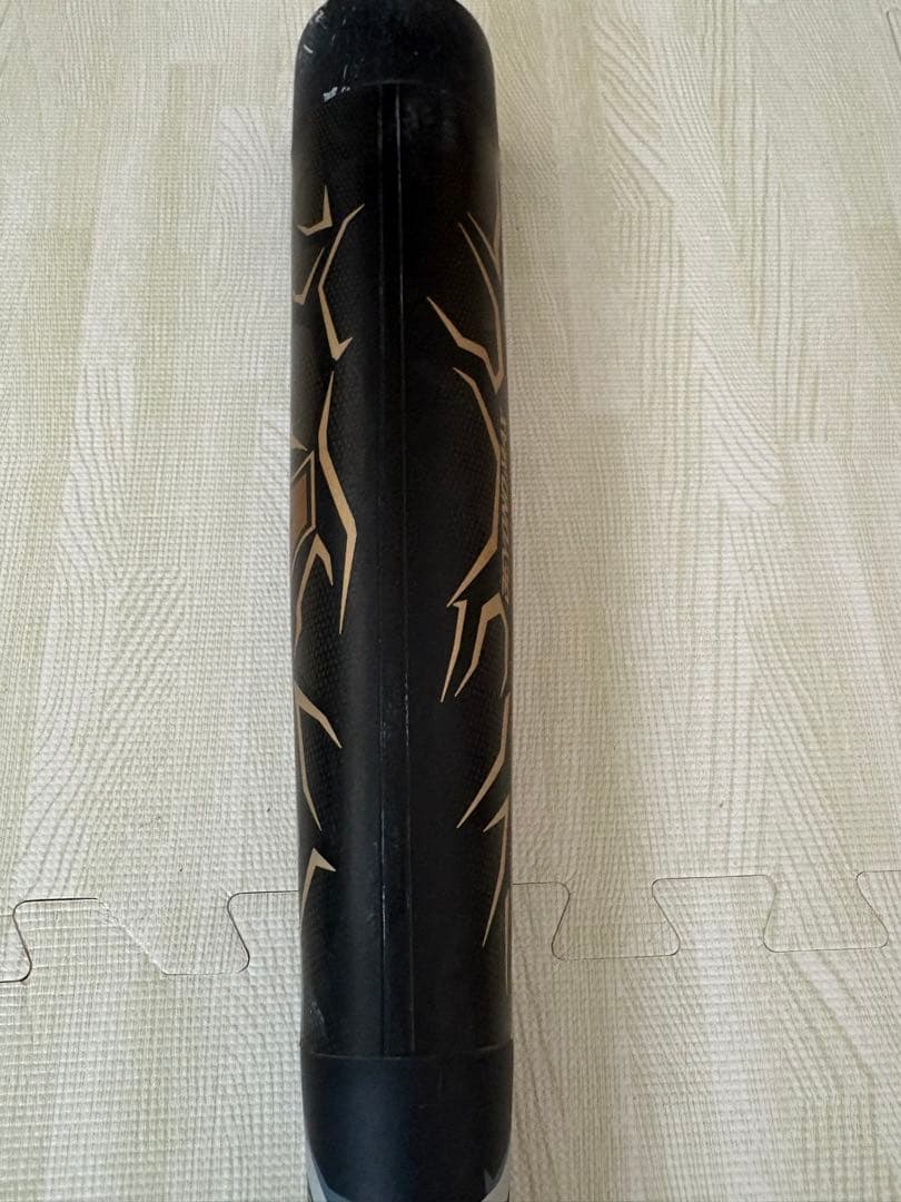 ビヨンドマックスギガキング 84cmと85cm2本セットとバットケース付