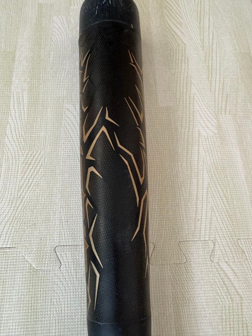 ビヨンドマックスギガキング 84cmと85cm2本セットとバットケース付