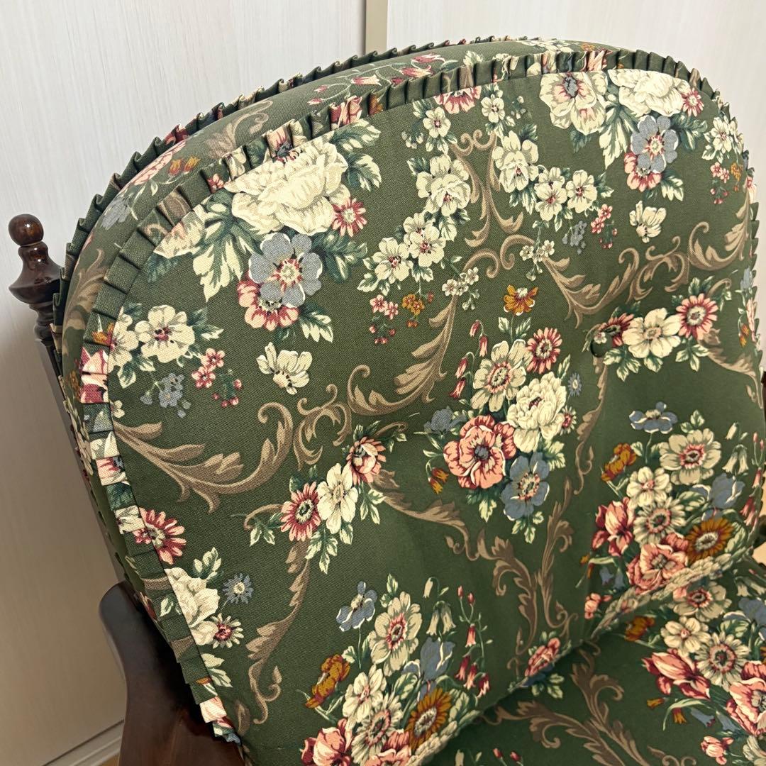 【美品】飛騨産業 キツツキマーク アームチェア 花柄クッション