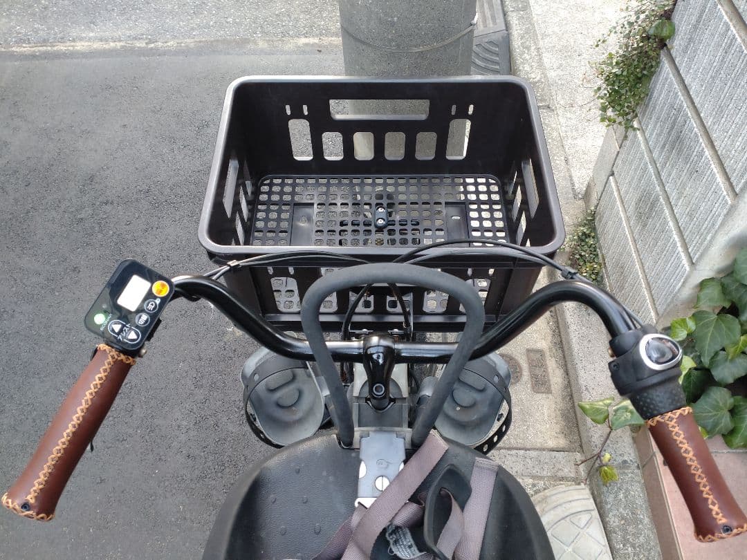 配送可★直接引渡可カスタム【ギュットアニーズ】電動アシスト自転車3人乗充電器付属