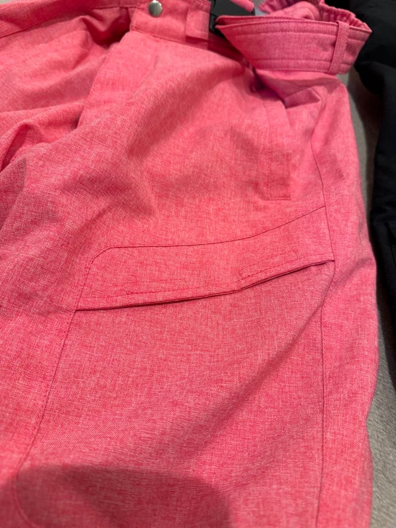 ヘルメットセットで更に値下げします‼️DESCENTE 子ども用スキーウェア