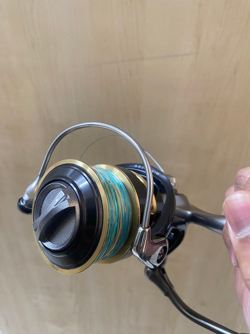 VADEL 4000H スピニングリール