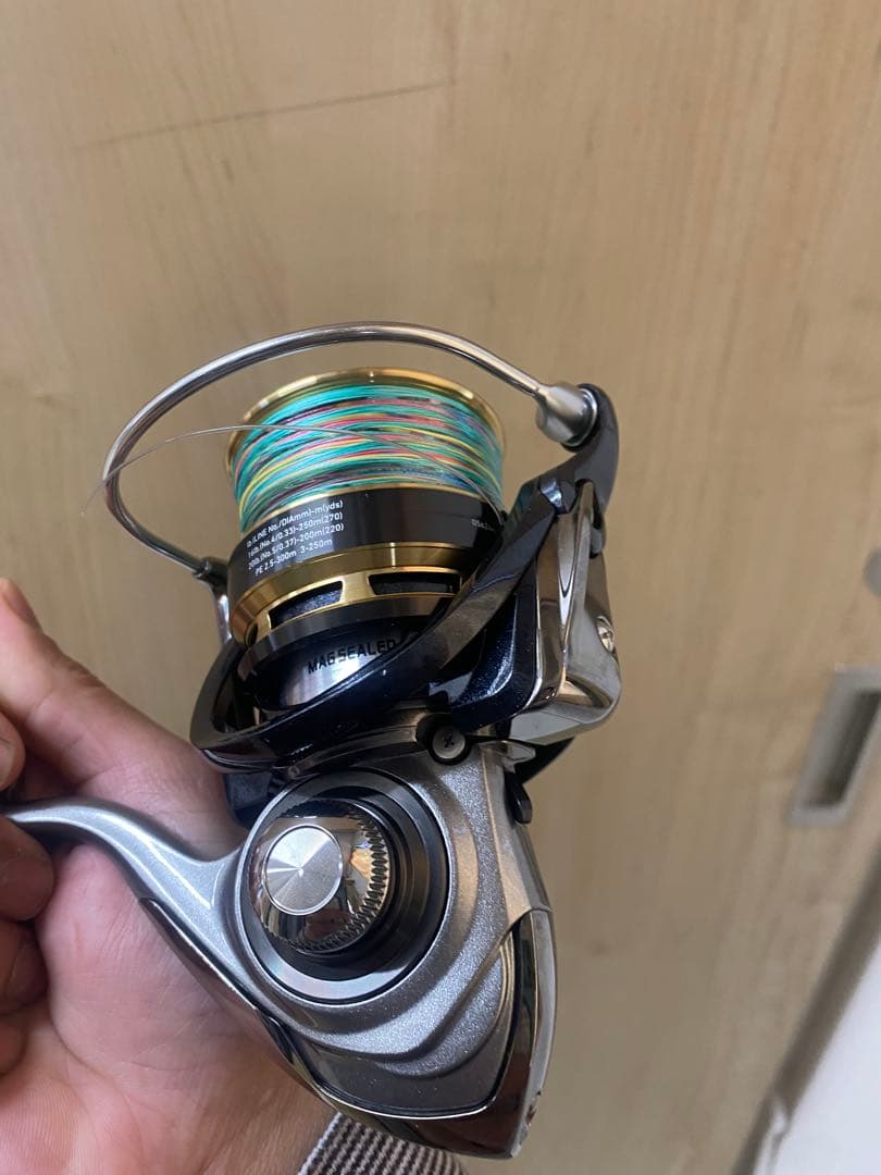 VADEL 4000H スピニングリール