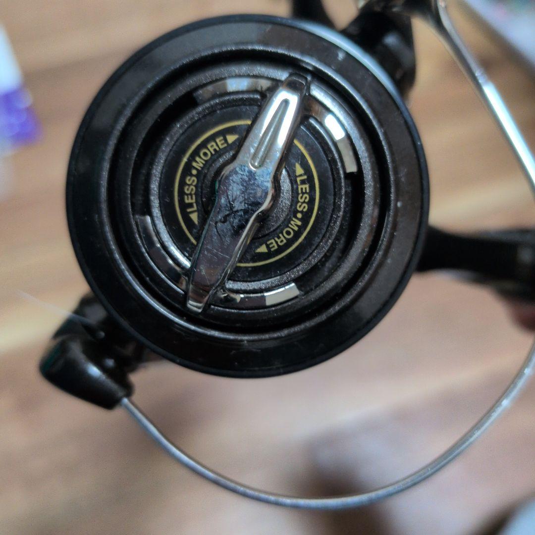 2500HGS F4 スピニングリール