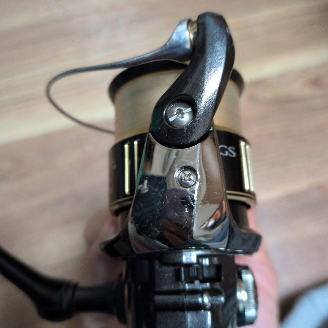 2500HGS F4 スピニングリール