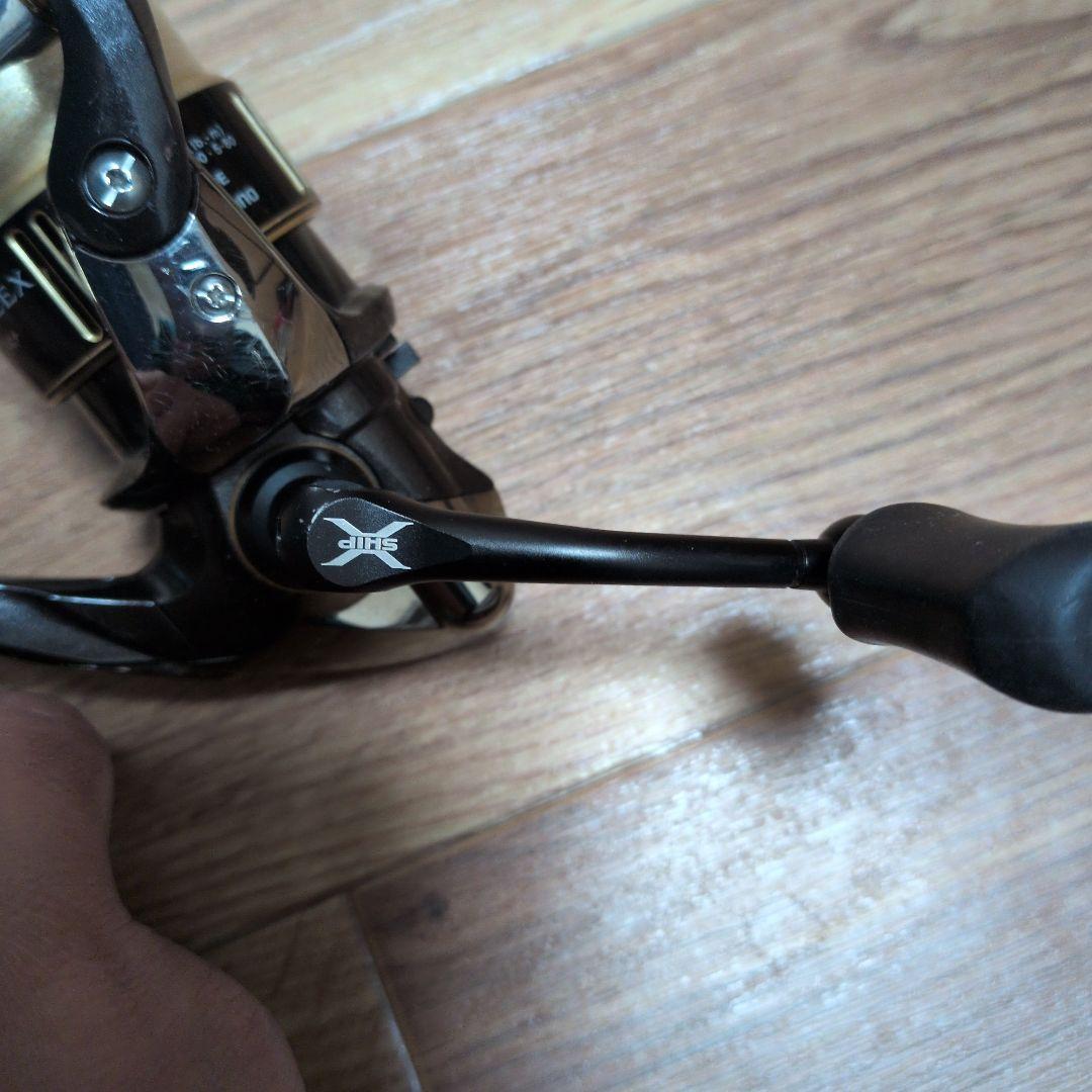 2500HGS F4 スピニングリール