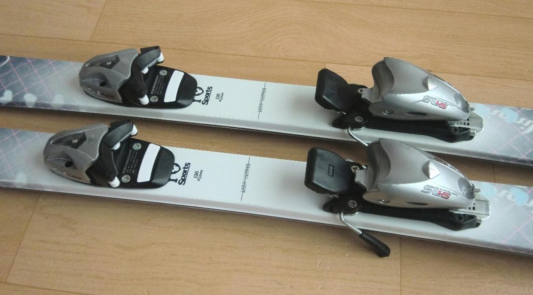 ■最終特価■送料無料■Hart■ジュニアスキーセット■板128靴23■WAX済■