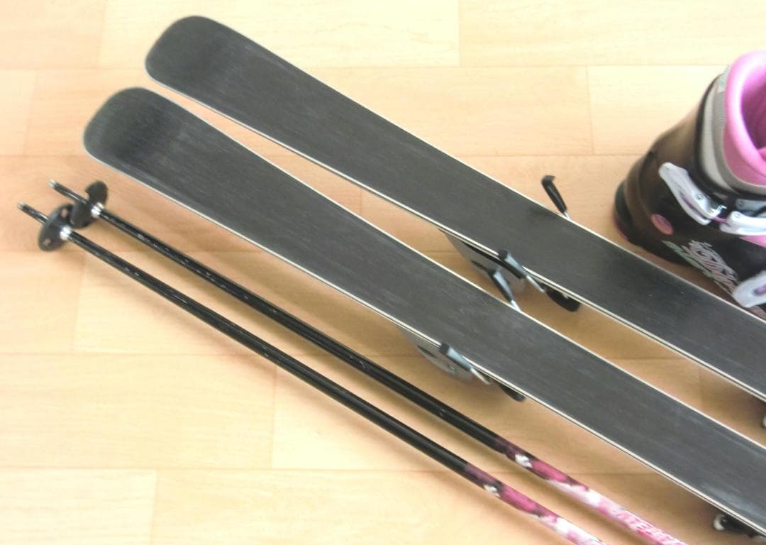 ■最終特価■送料無料■Hart■ジュニアスキーセット■板128靴23■WAX済■