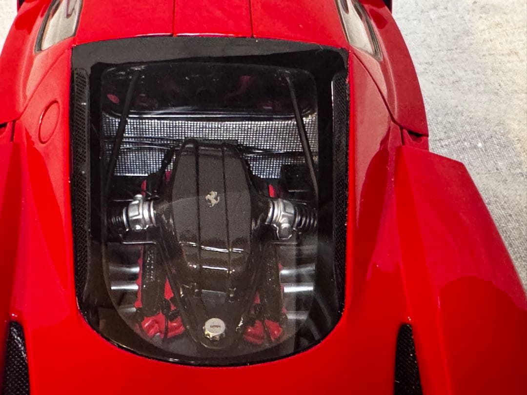 ミニカー Ferrari Enzo 1/18