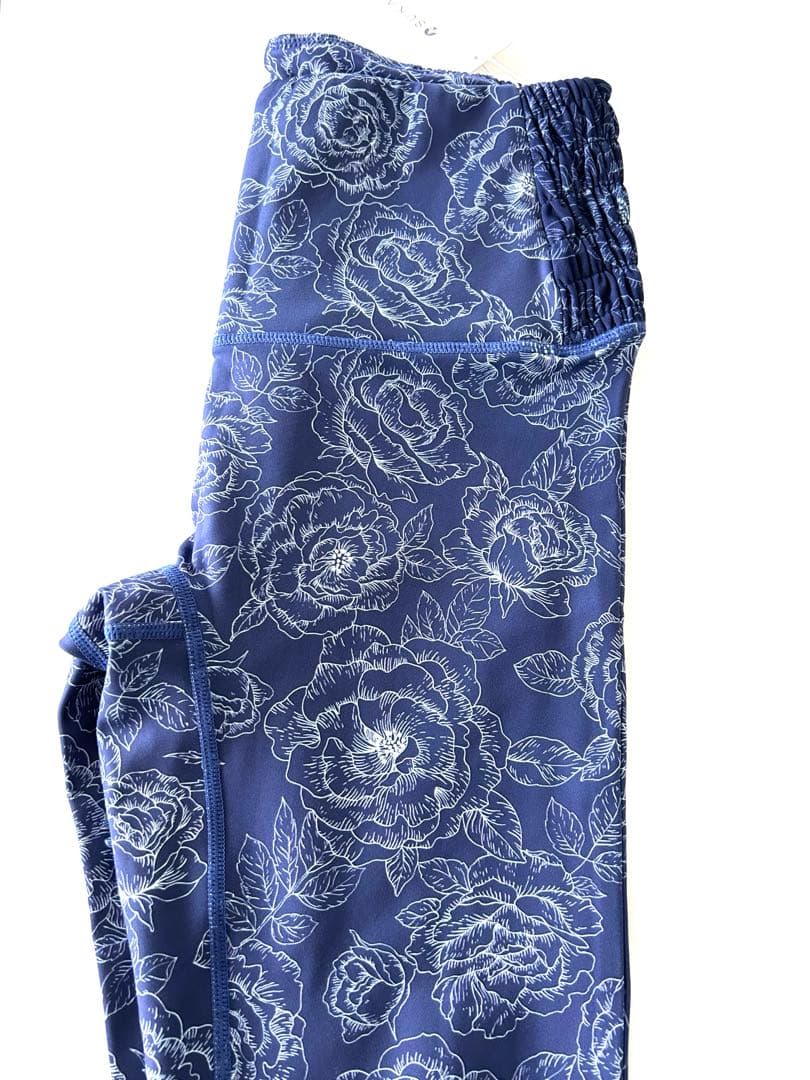 計4点タグ付新品スカーラ上下セット　MブラトップとSレギンス　スカーラ2バック付