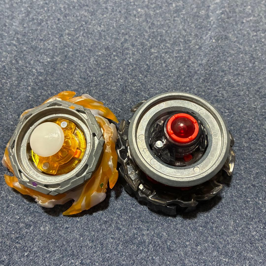 ベイブレードまとめ売り　スタジアム付き　ランチャー4個