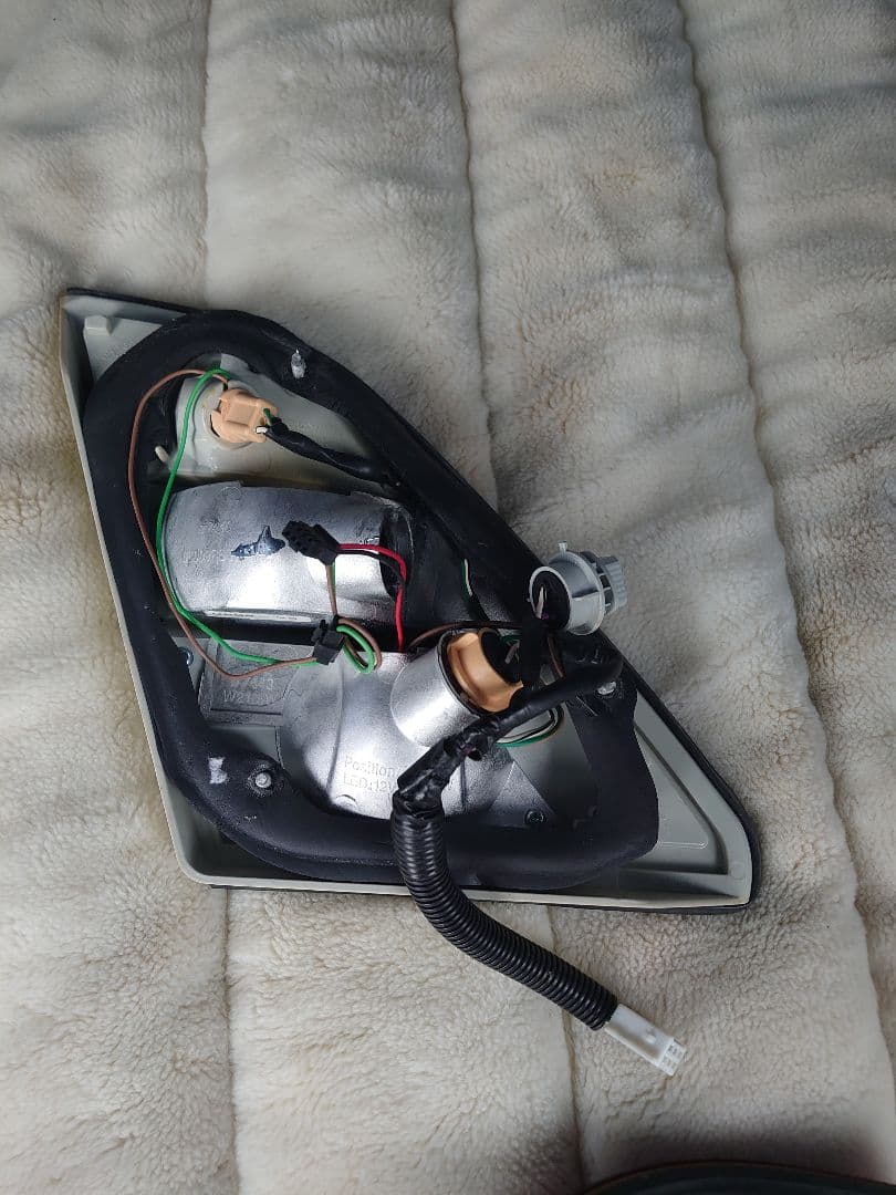 トヨタセルシオ　テールランプ　現状渡し