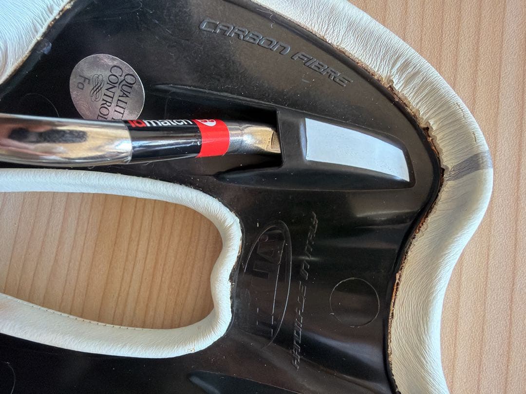 SELLE ITALIA SLR BIO FIT カーボンサドル 白