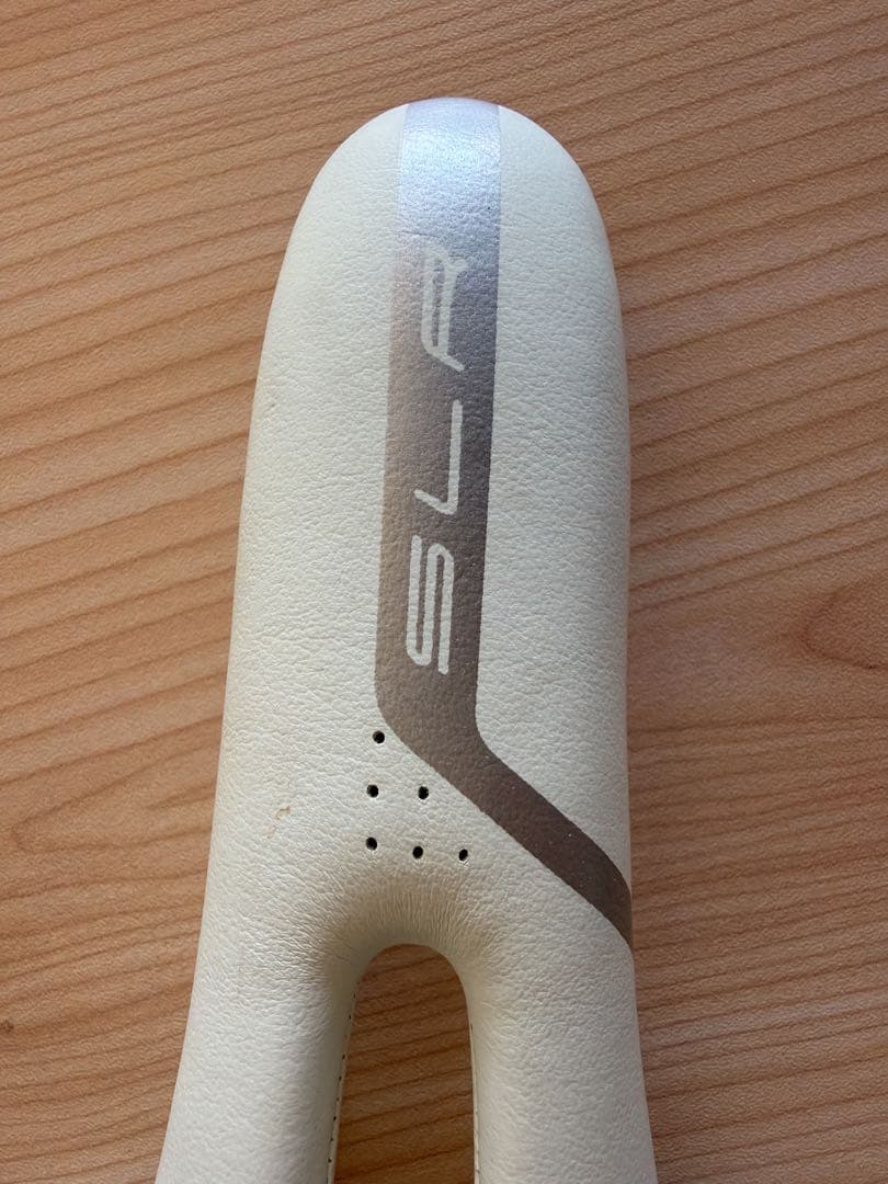 SELLE ITALIA SLR BIO FIT カーボンサドル 白
