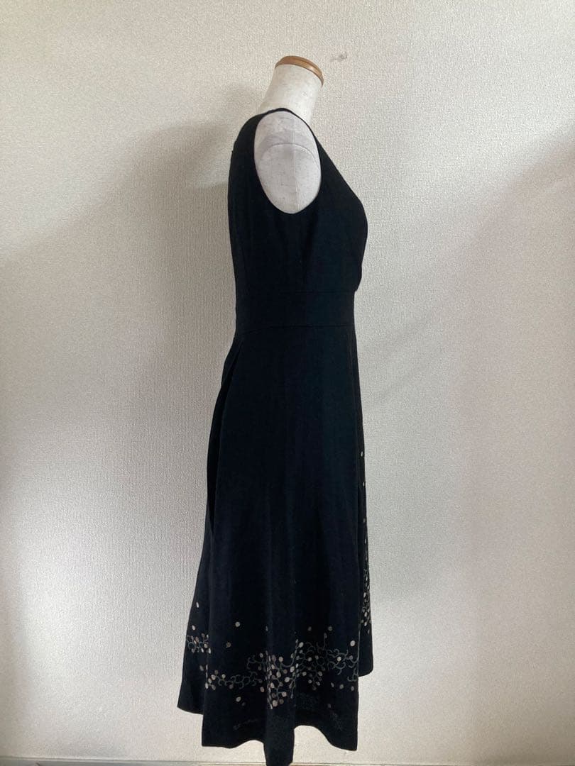 美品希少Sybillaシビラ上品刺繍ロングワンピース毛M ブラック系細身