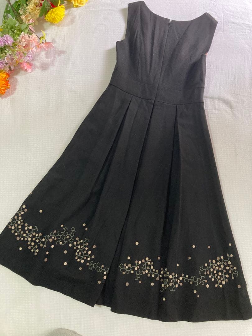 美品希少Sybillaシビラ上品刺繍ロングワンピース毛M ブラック系細身