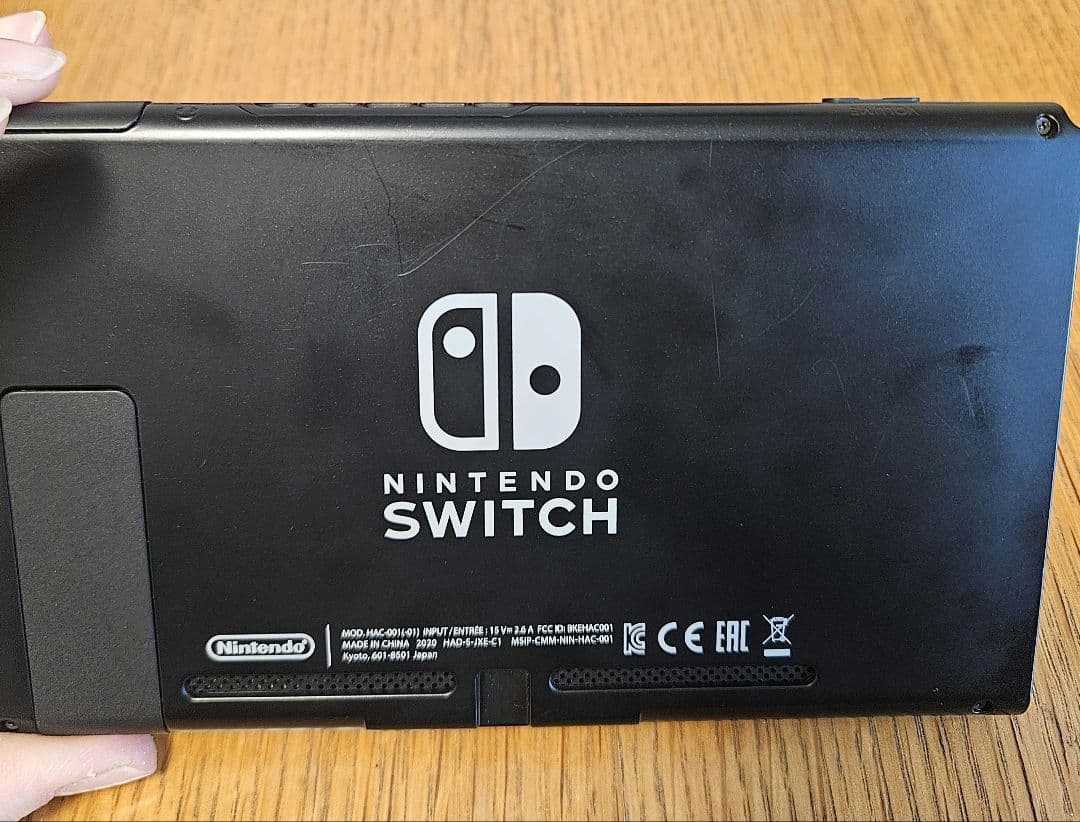 Nintendo Switch 本体 + ジョイコン + ドック(ケース付き)