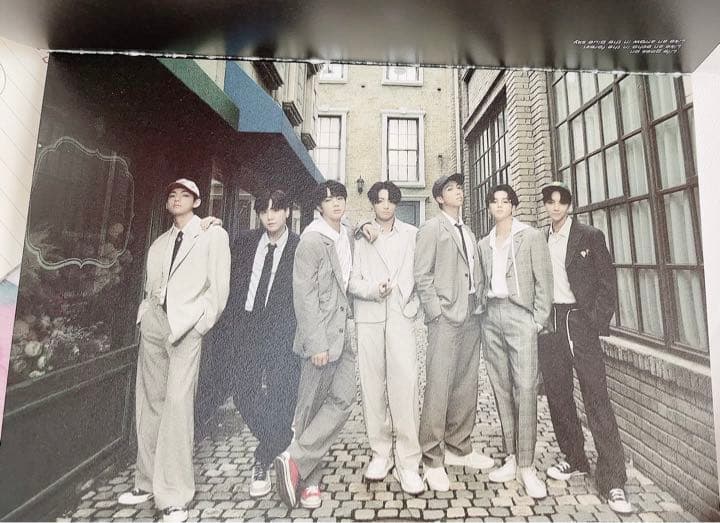 BTS BE DELUXE Edition- ̗̀ ( ˶'ᵕ'˶) ̖́-