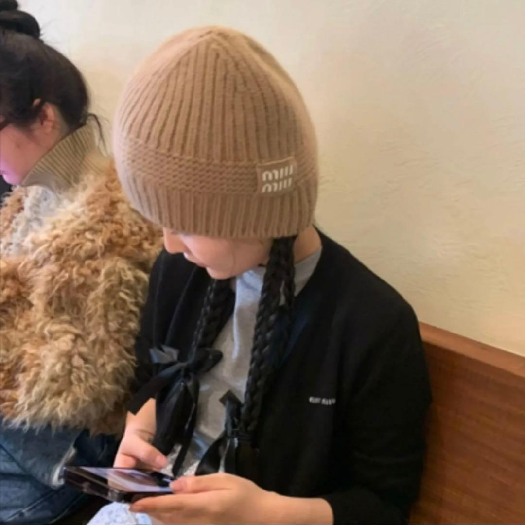 miumiuビーニー/ロゴ付きニット帽