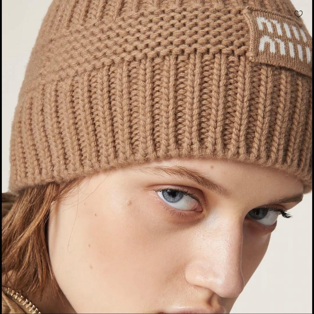 miumiuビーニー/ロゴ付きニット帽