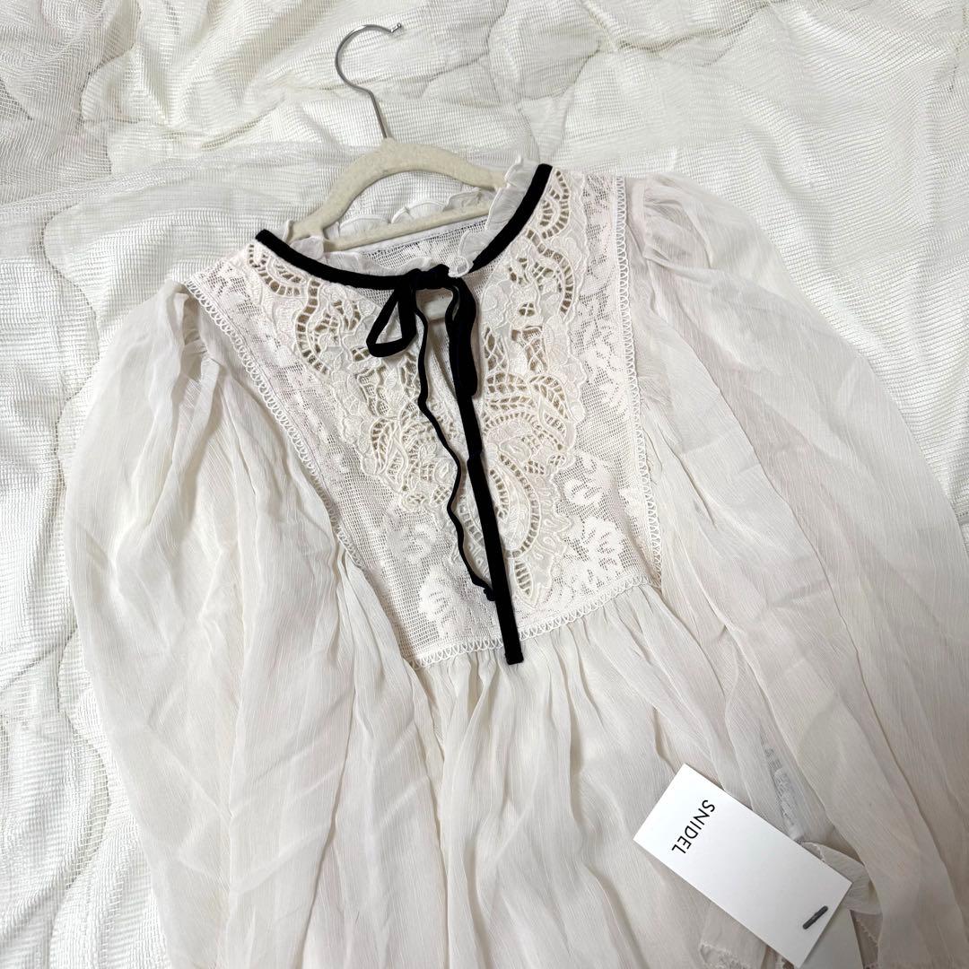 新品タグ付き✨　SNIDEL エンブロイダリー楊柳シフォンブラウス　インナー付き