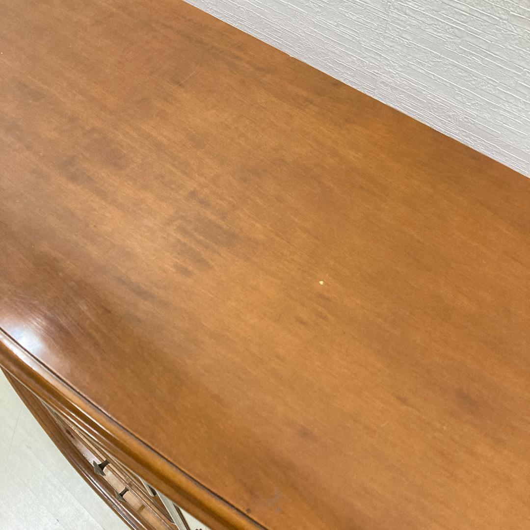 サイドボード　キャビネット　飾り棚　リビングボード