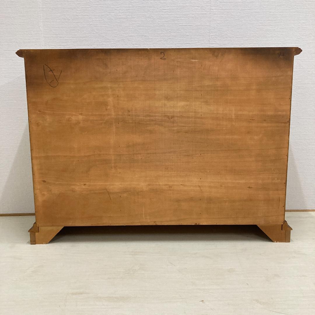 サイドボード　キャビネット　飾り棚　リビングボード