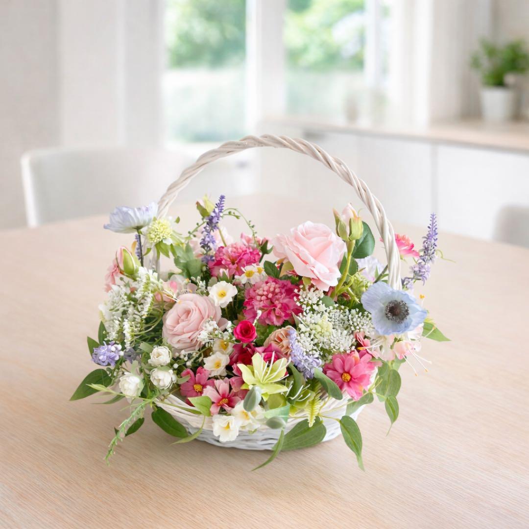 摘みたての花束のようなナチュラルバスケットアレンジ｜退職祝い・母の日ギフトに