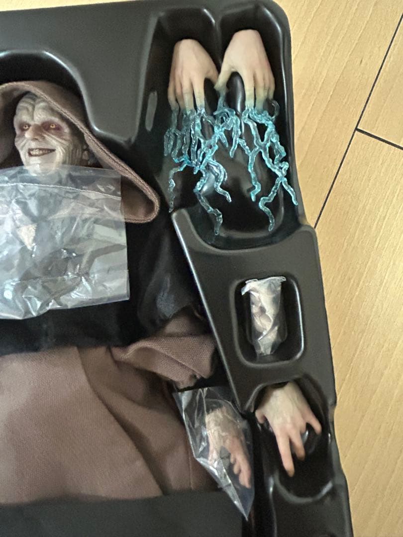 9月までの出品　最終値下げ　ホットトイズ　ダースシディアス　1/6