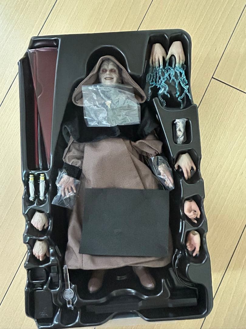 9月までの出品　最終値下げ　ホットトイズ　ダースシディアス　1/6