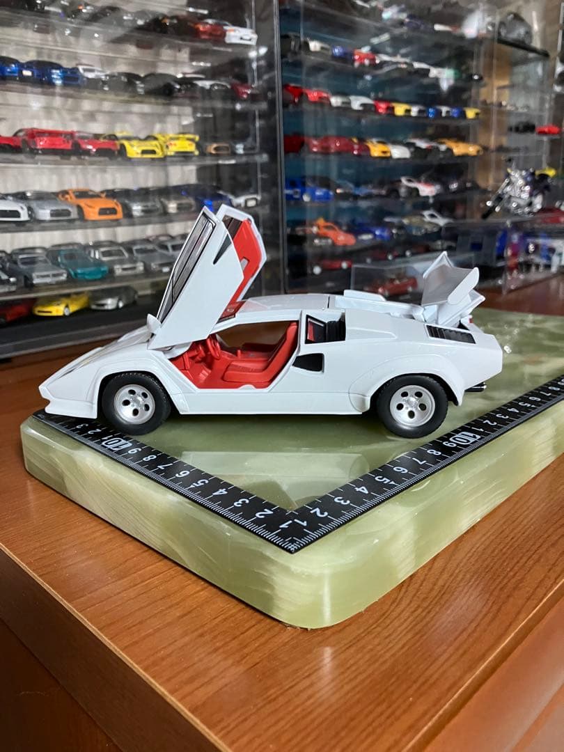 ランボルギーニ・カウンタック 1/24