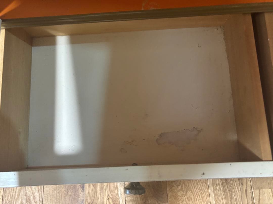 昭和レトロポップ　食器棚 アーチ型ガラス扉　オレンジ