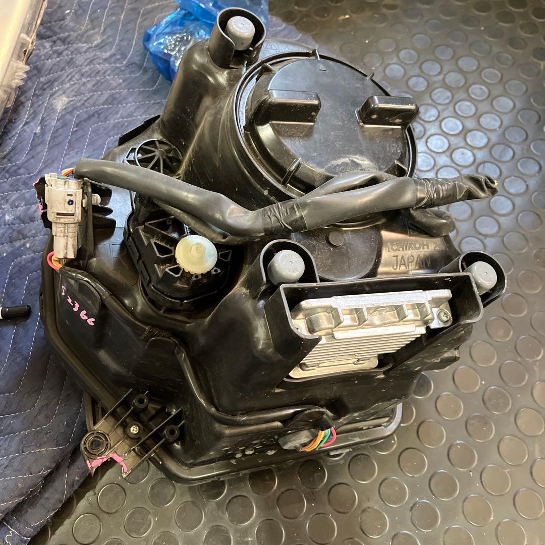 スズキ　ハスラー　MR41S HIDヘッドライト 左右セット