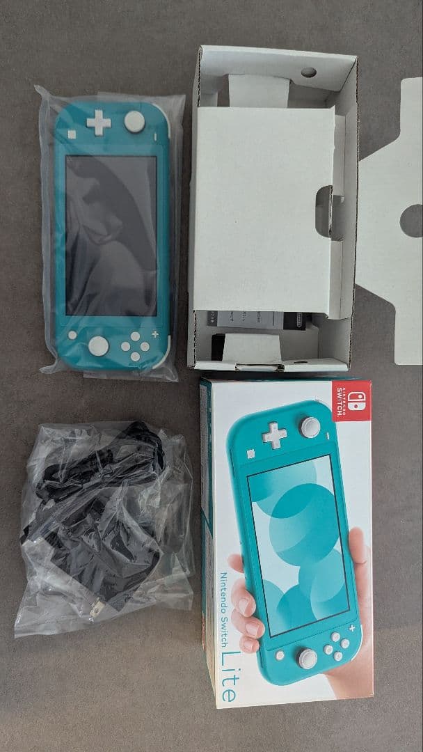 【美品】Nintendo Switch Lite 充電器、箱、SDカード付き