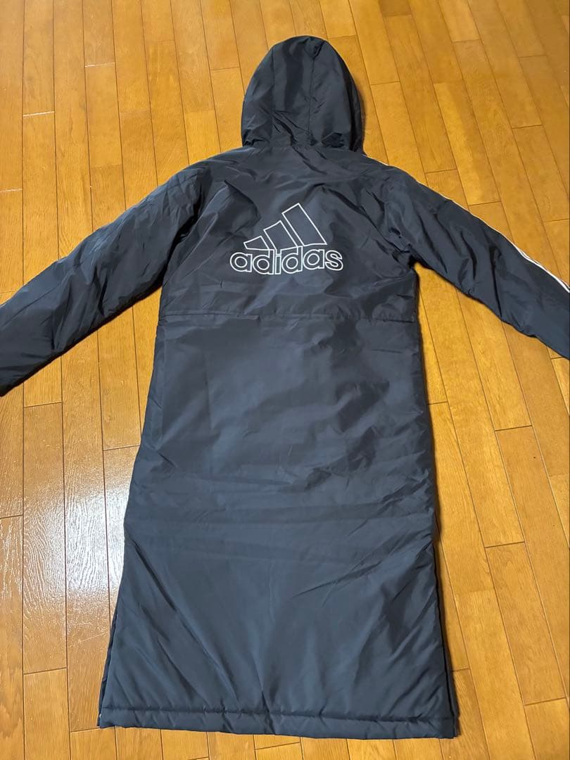 adidas ブラック ロングコート