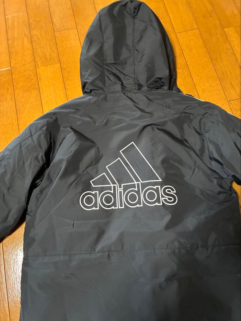 adidas ブラック ロングコート