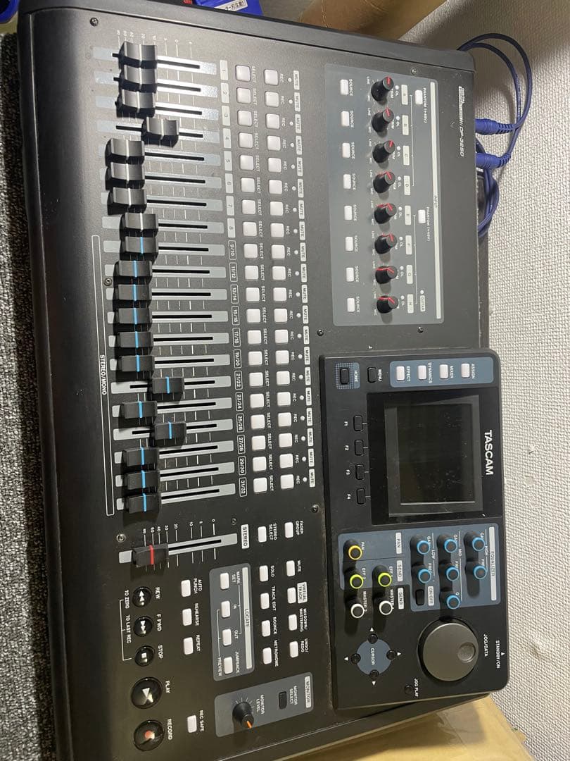 TASCAM DP-32SD マルチトラックレコーダー