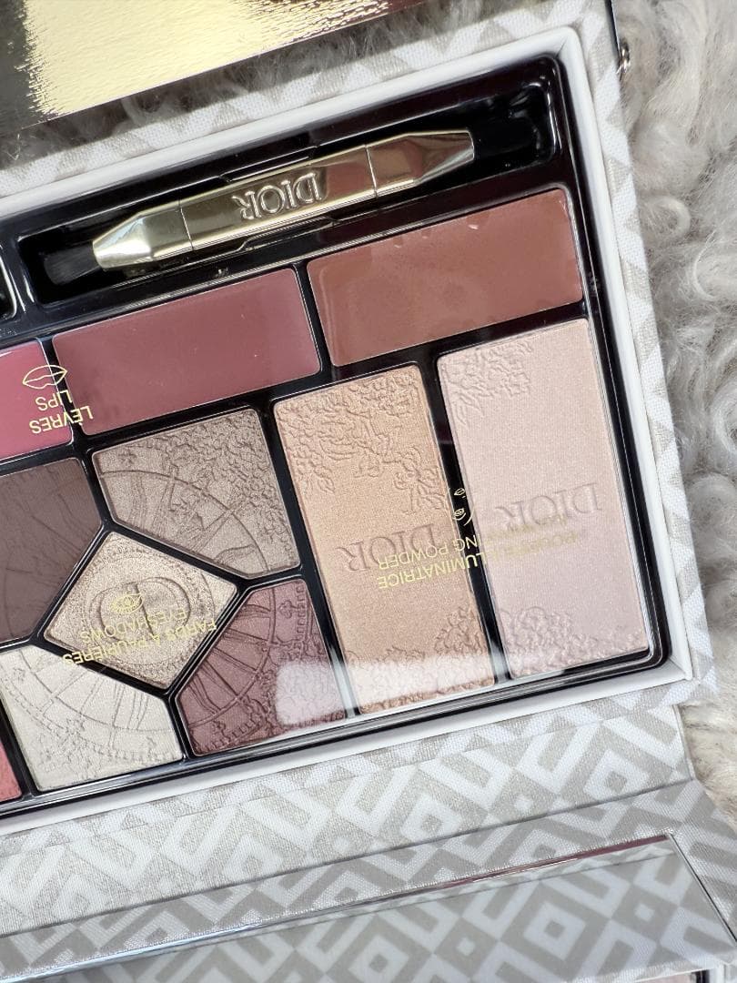 未使用　ディオール　Dior　エクランクチュールマルチユース　ホリデー限定