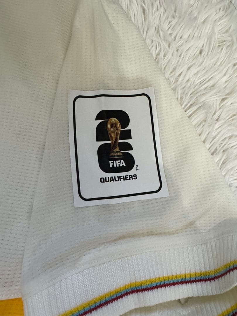 正規品　コロンビア代表100周年記念　ハメスロドリゲスフルパッチユニフォーム