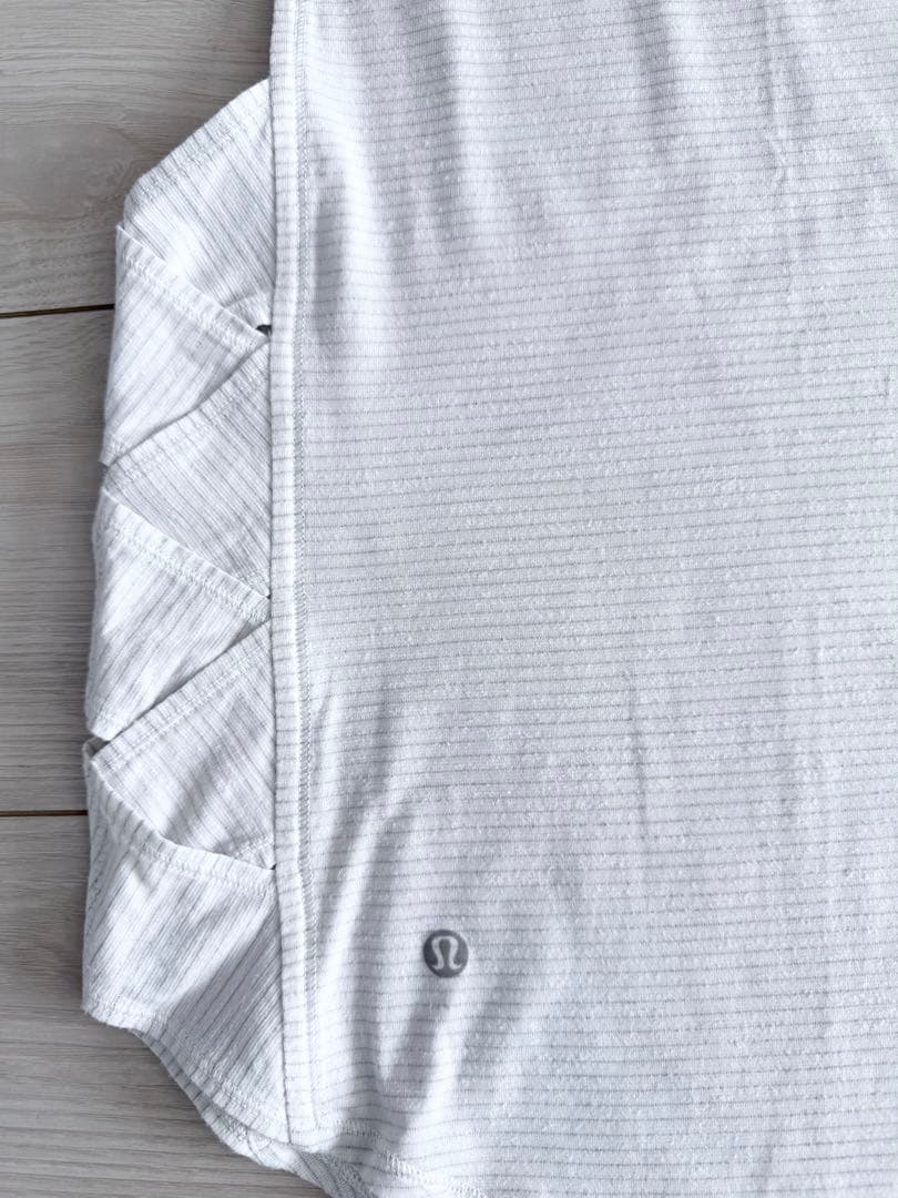 【希少】lululemon ルルレモン タンクトップ サイドクロスデザイン