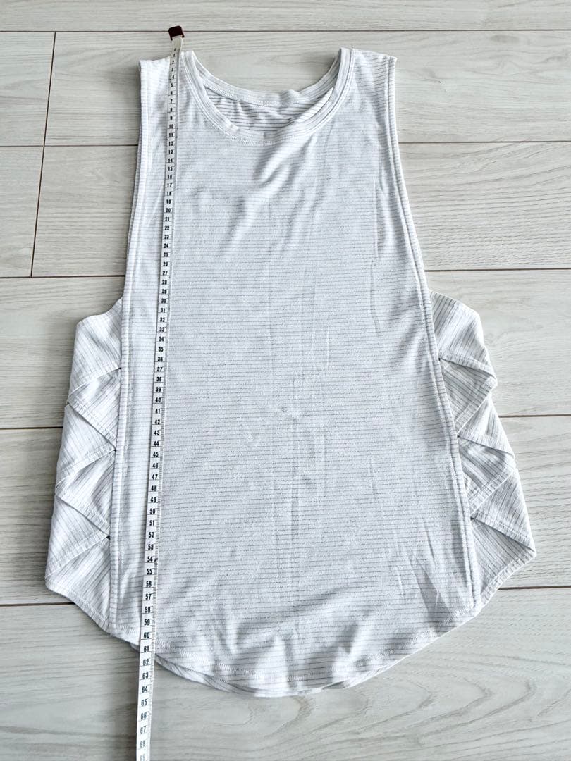 【希少】lululemon ルルレモン タンクトップ サイドクロスデザイン
