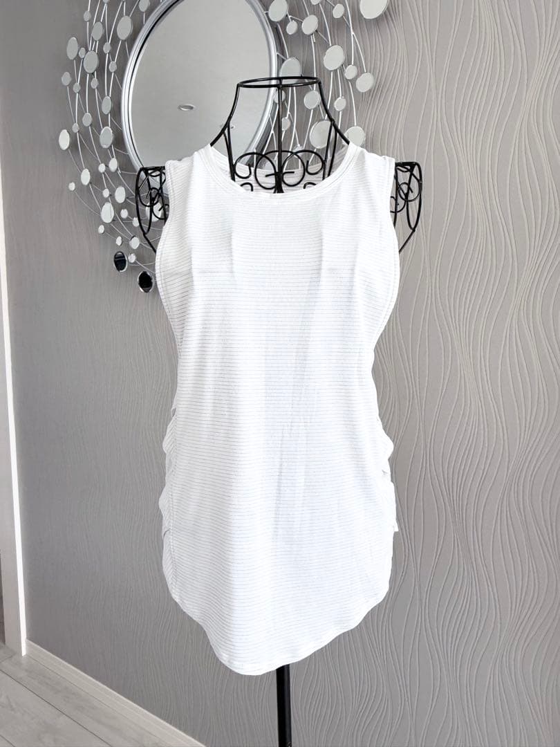 【希少】lululemon ルルレモン タンクトップ サイドクロスデザイン