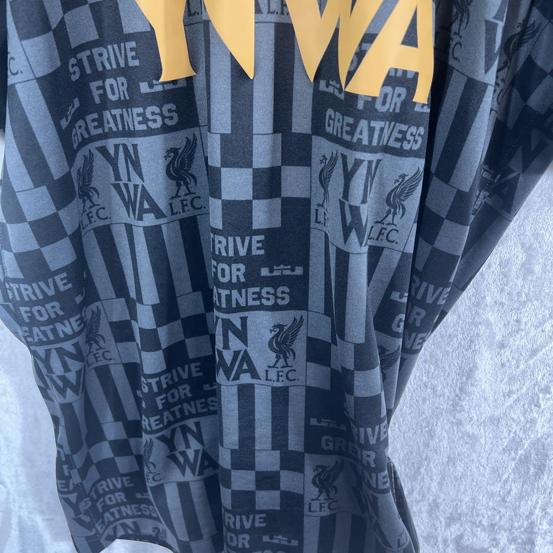 Nike LeBron James × リヴァプールFC Stadium