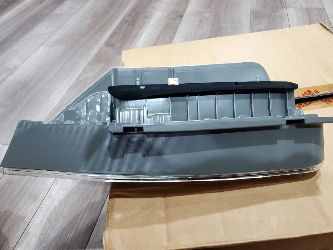 トヨタ ZRR70 ノア　 テールランプ