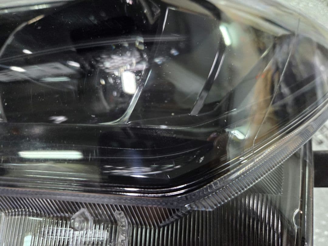 トヨタ　カローラフィールダー　NKE165 左LED ヘッドライト