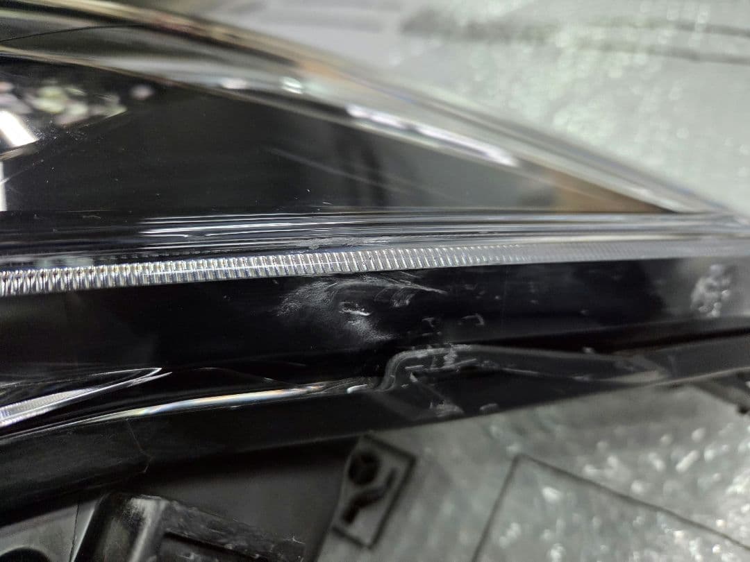 トヨタ　カローラフィールダー　NKE165 左LED ヘッドライト