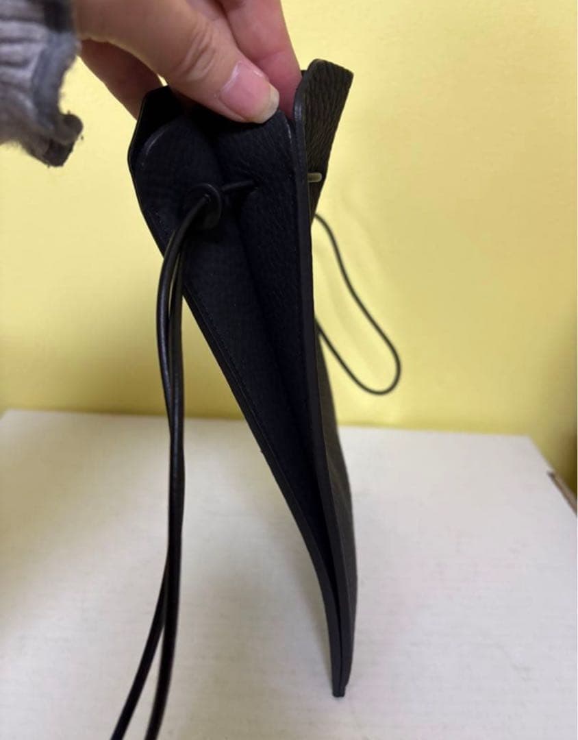 ITTI 巾着 レザーショルダーバッグ