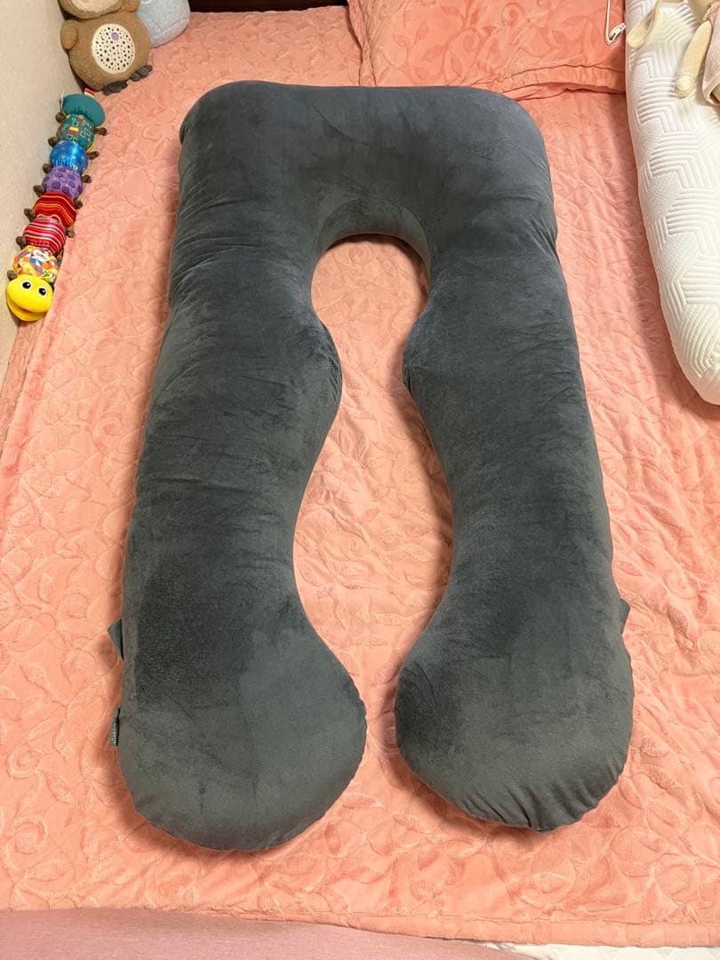 本日限定割引　美品 ハグモッチ 抱き枕 ふわもち 妊婦 クッション カバー2枚